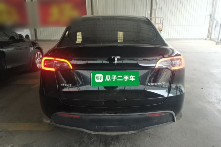 Tesla Model Y 2023 car image #6