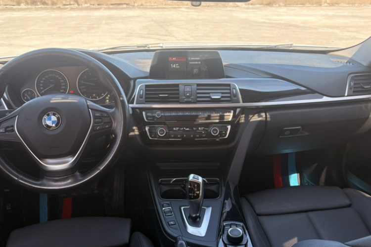 BMW 3 Series 2018 #11 BMW 3 Series 2018 car image #11
