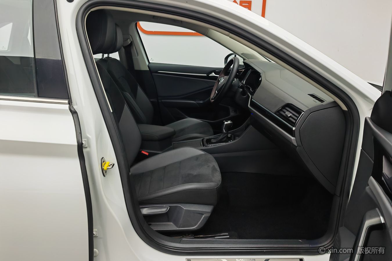 Volkswagen Sagitar 2022 car image #24