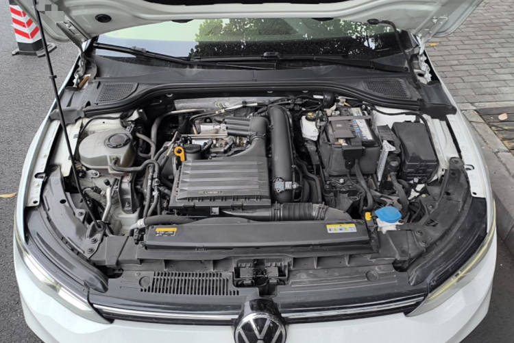Volkswagen Golf 2021 car image #20