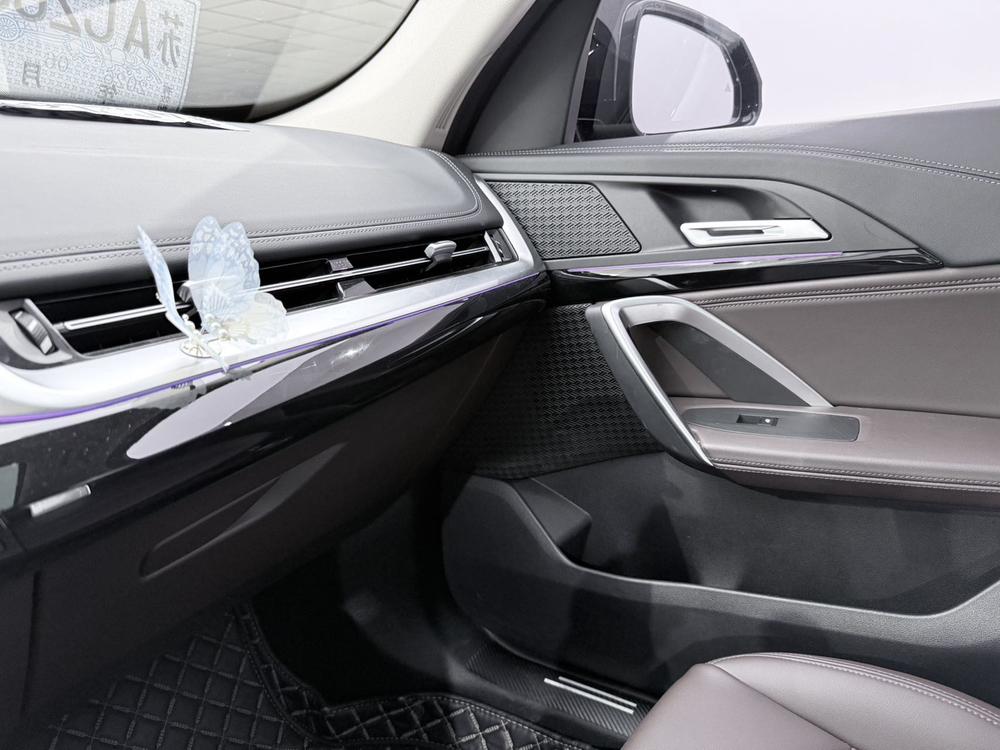 BMW X1 2023 car image #10