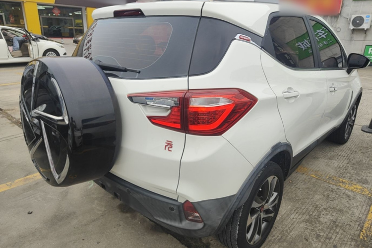 BYD Yuan 2018 #5 BYD Yuan 2018 car image #5