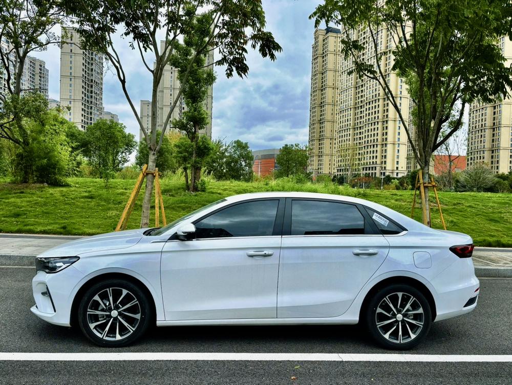GEELY Emgrand 2024 #4 GEELY Emgrand 2024 car image #4