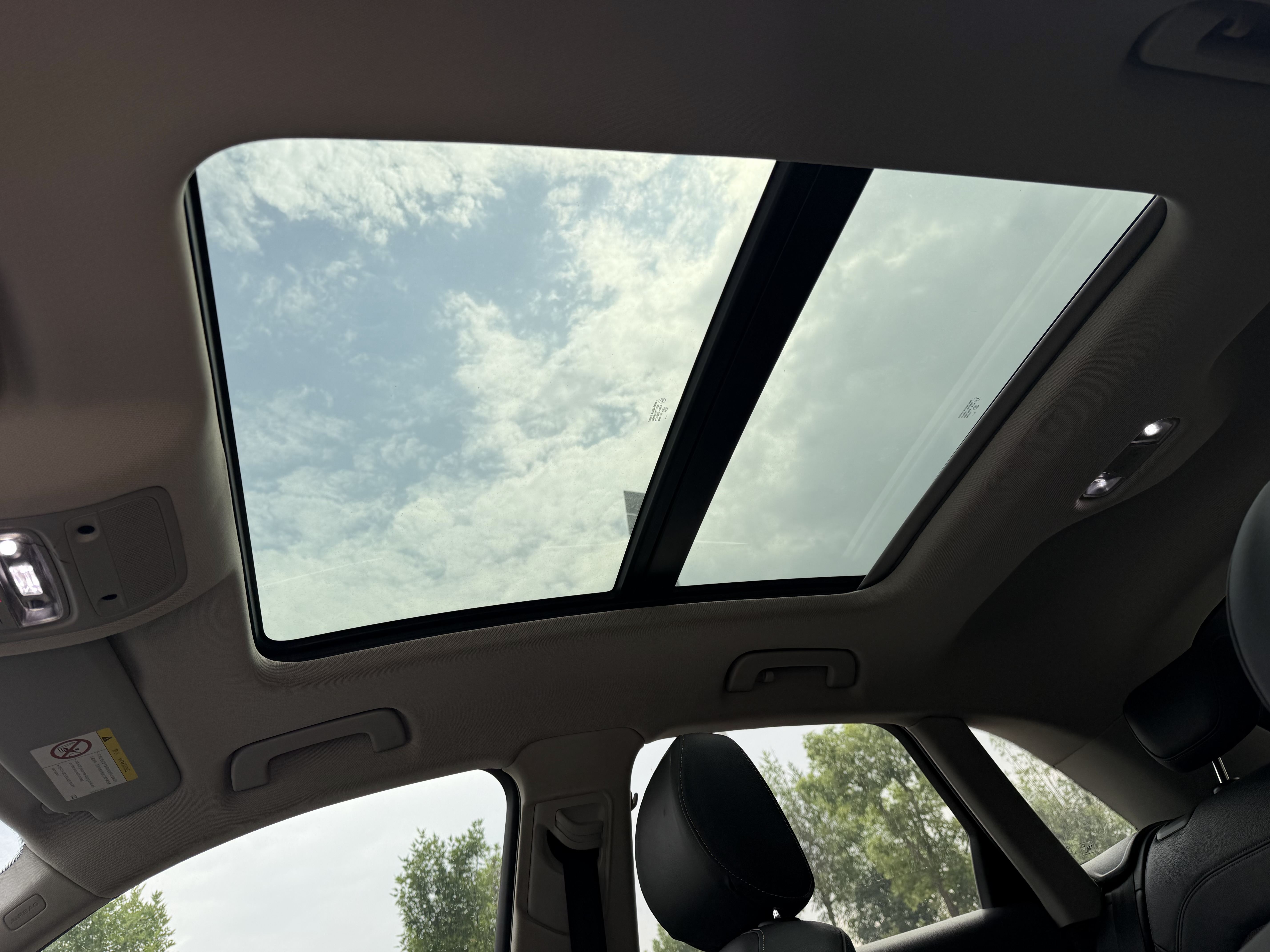 Audi Q3 2017 car image #8