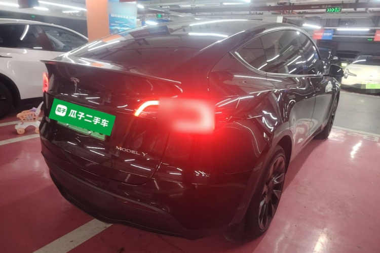 Tesla Model Y 2023 #7 Tesla Model Y 2023 car image #7