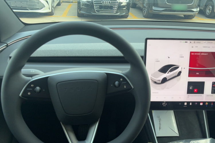 Tesla Model Y 2026 #13 Tesla Model Y 2026 car image #13