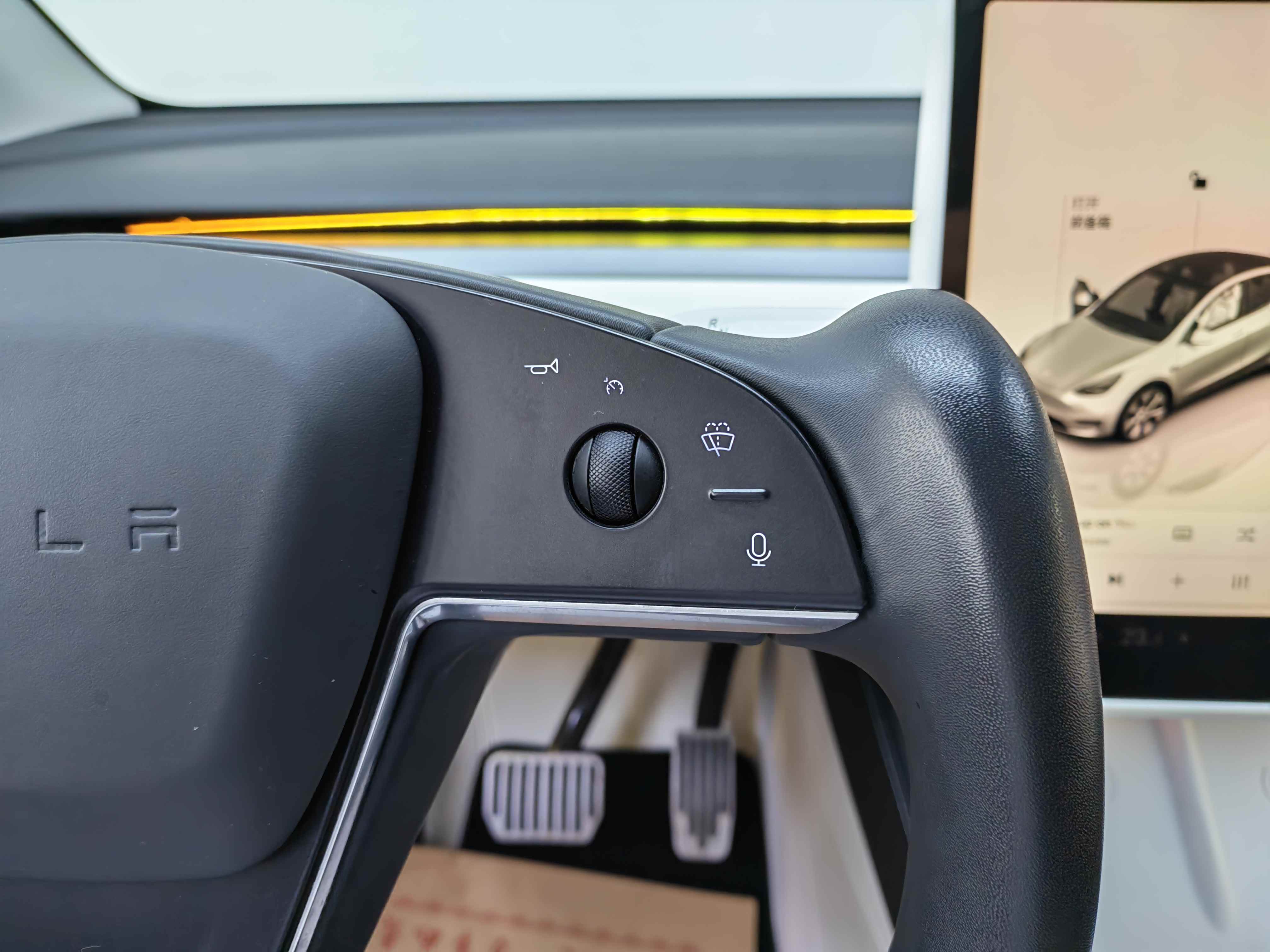 Tesla Model Y 2023 #7 Tesla Model Y 2023 car image #7