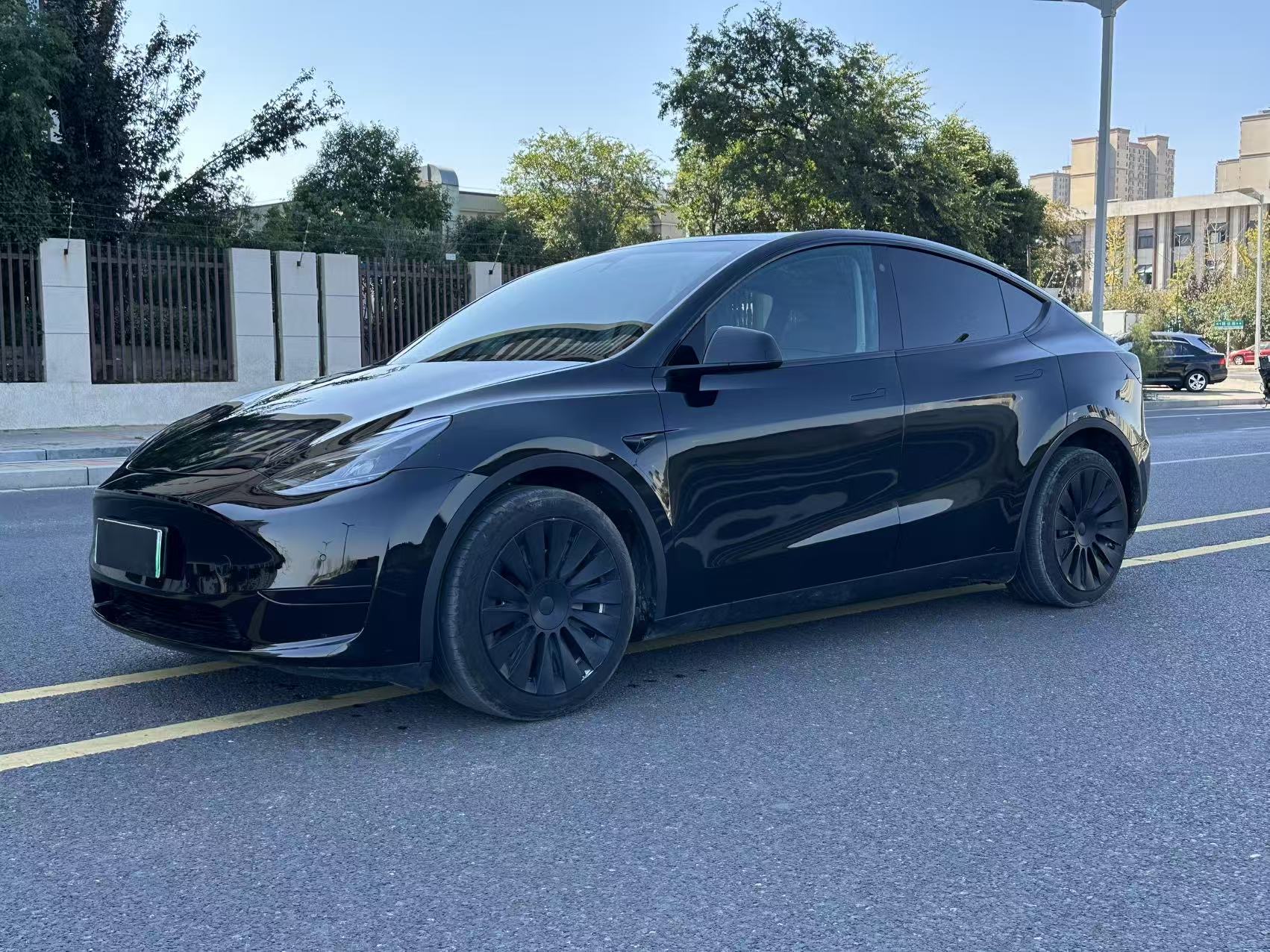 Tesla Model Y 2022 #2 Tesla Model Y 2022 car image #2