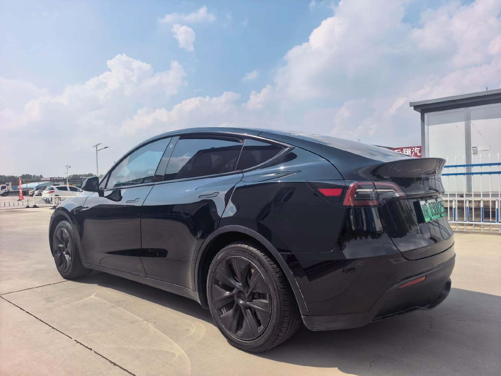 Tesla Model Y 2021 #9 Tesla Model Y 2021 car image #9