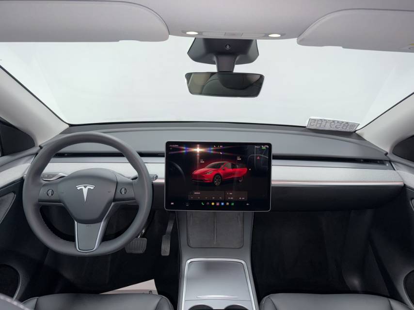 Tesla Model Y 2024 car image #4