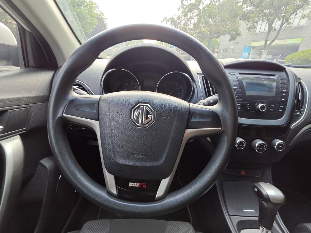 MG 5 2014 car image #11