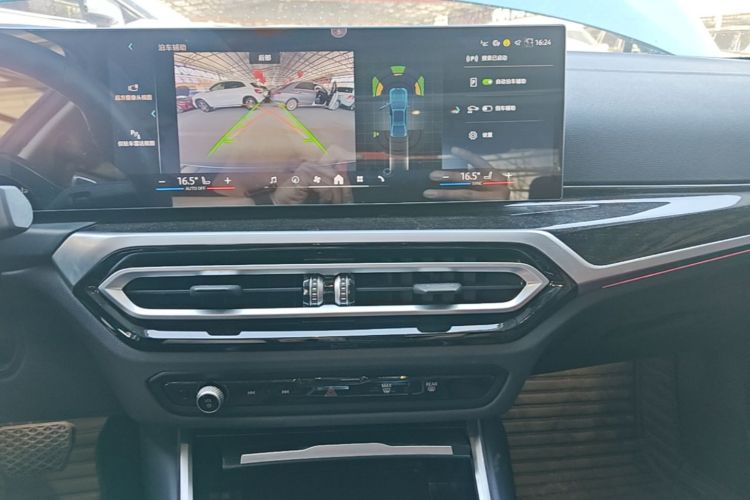 BMW 3 Series 2023 car image #13