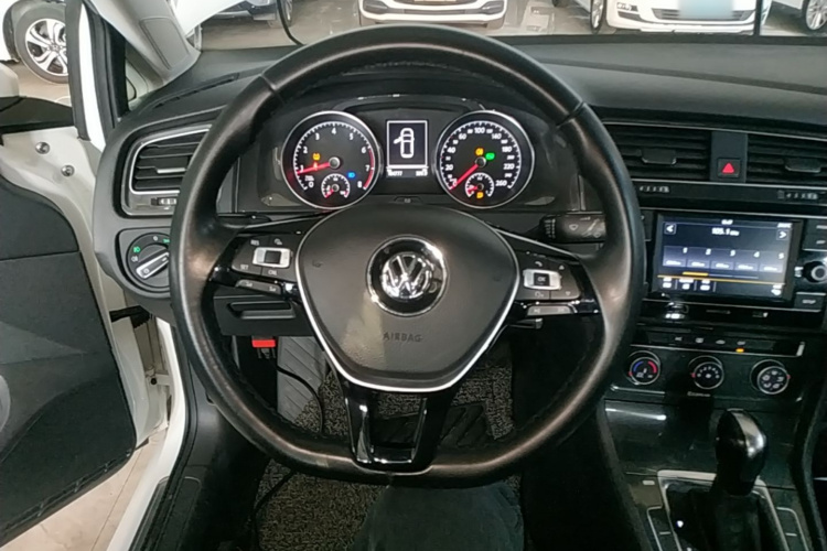 Volkswagen Golf 2018 #11 Volkswagen Golf 2018 car image #11