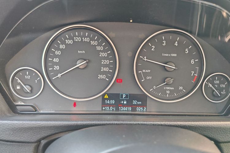 BMW 3 Series 2017 immagine di auto #8