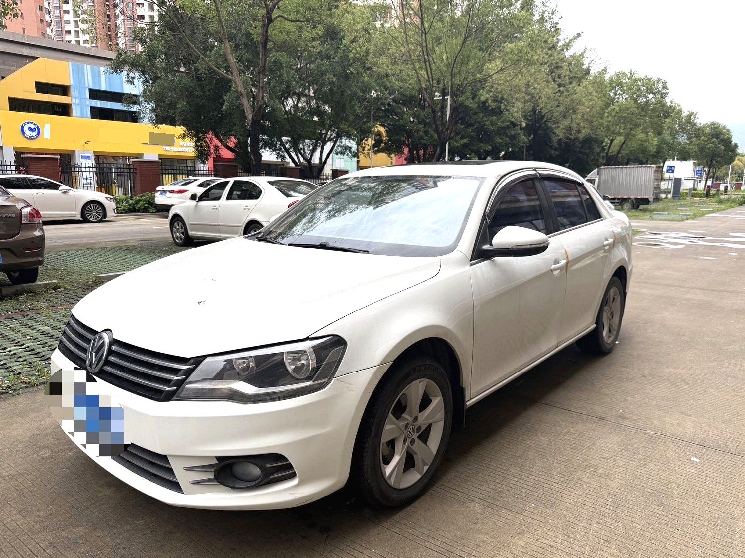 Volkswagen Bora 2015 car image 