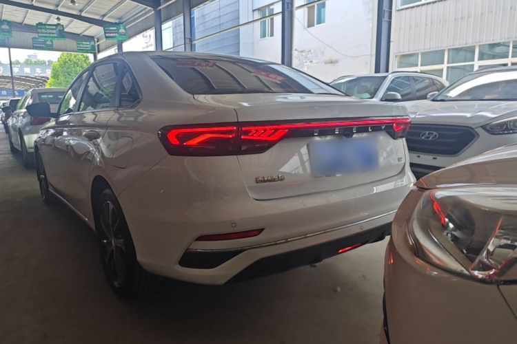 GEELY Emgrand 2025 #5 GEELY Emgrand 2025 car image #5