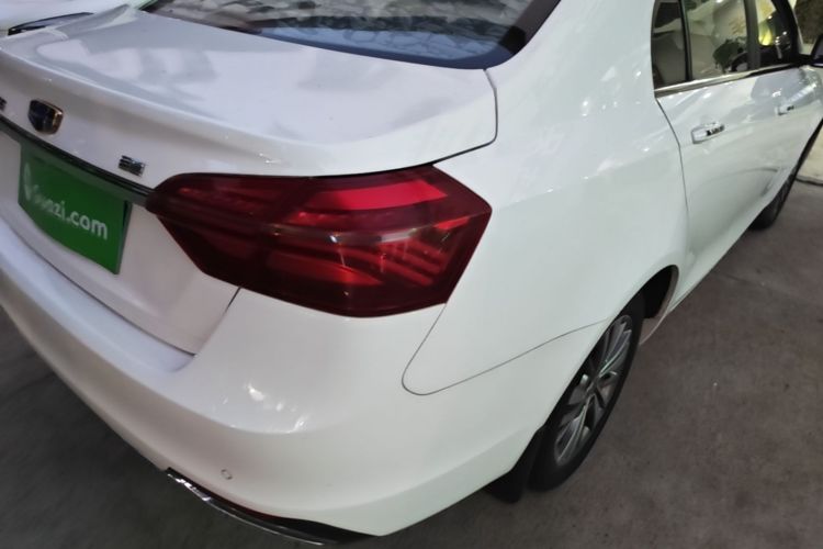GEELY Emgrand 2018 car image #8