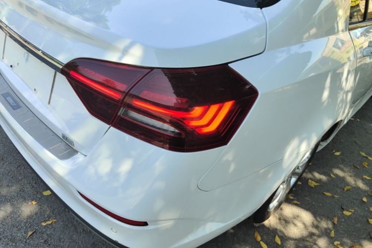 GEELY Emgrand 2021 #8 GEELY Emgrand 2021 car image #8