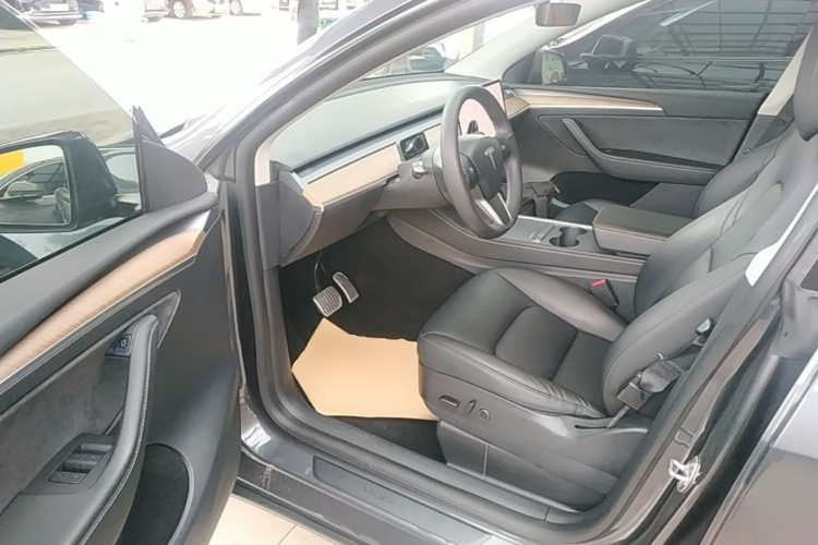 Tesla Model Y 2021 #16 Tesla Model Y 2021 car image #16