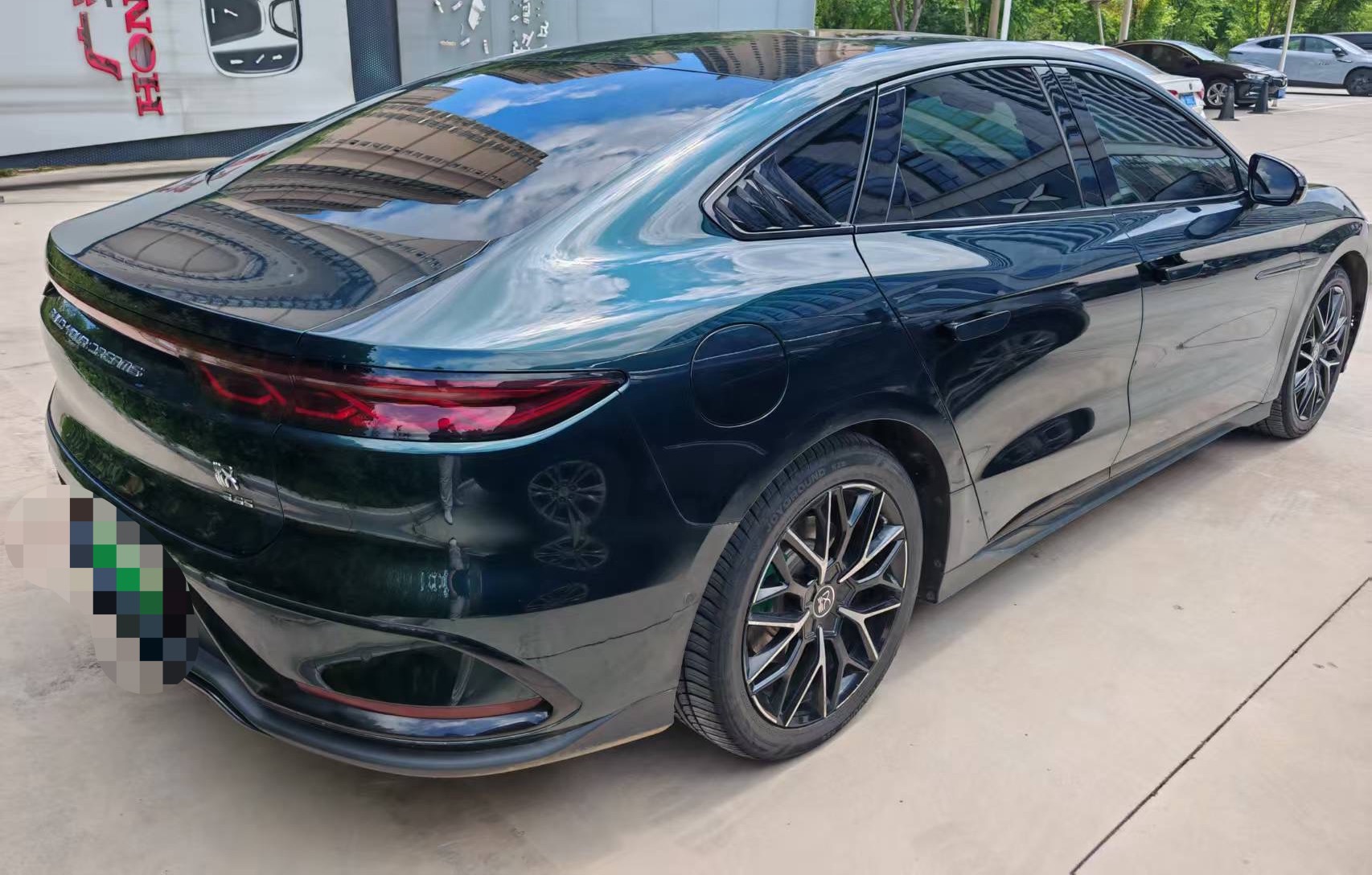 BYD Han 2023 car image #10