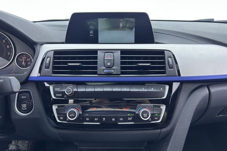 BMW 3 Series 2018 #16 BMW 3 Series 2018 car image #16