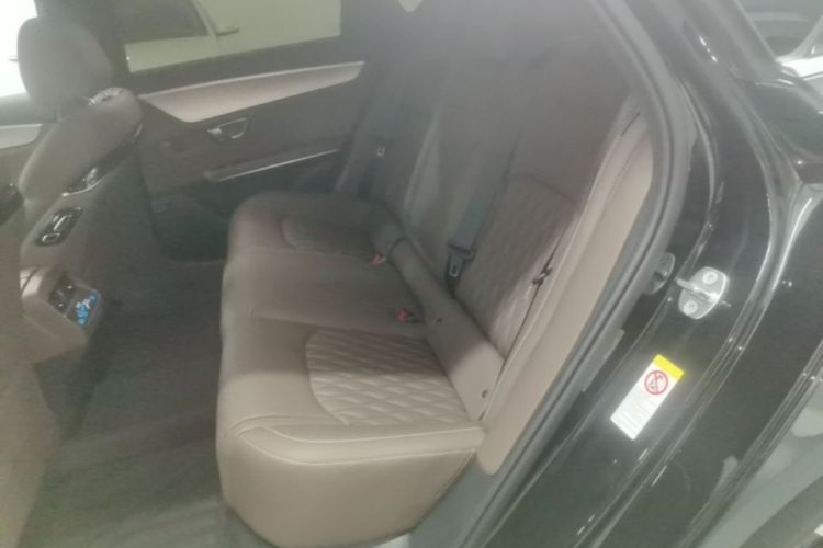 BYD Han 2024 car image #17