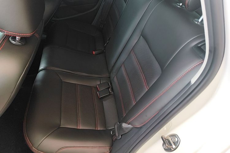 Volkswagen Polo 2015 car image #17