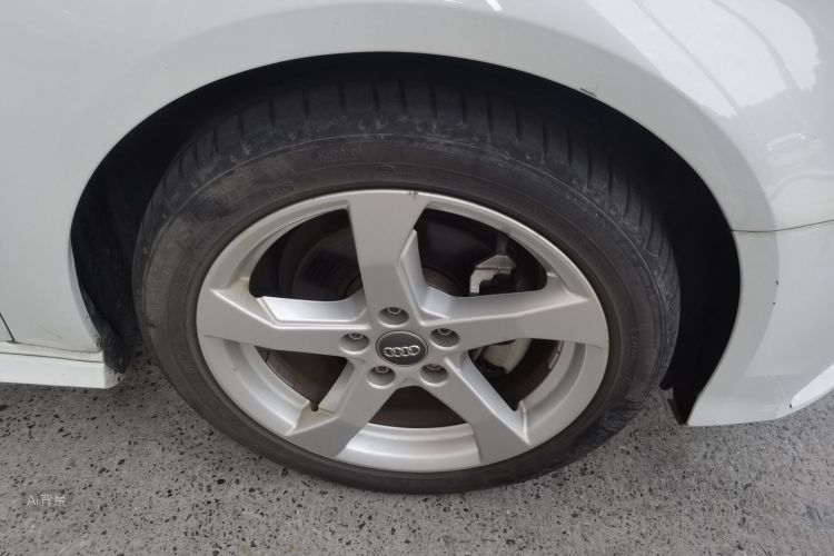 Audi A3 2019 car image #9