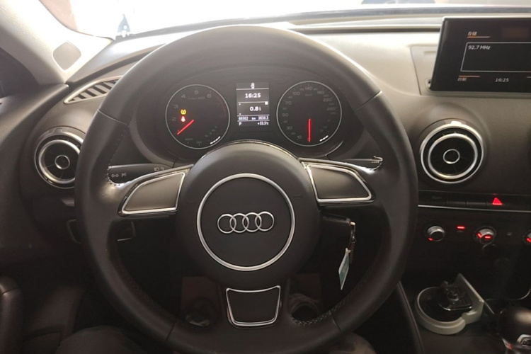Audi A3 2016 car image #11