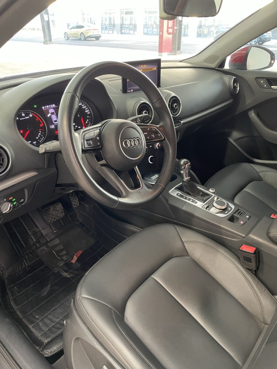 Audi A3 2018 car image #4