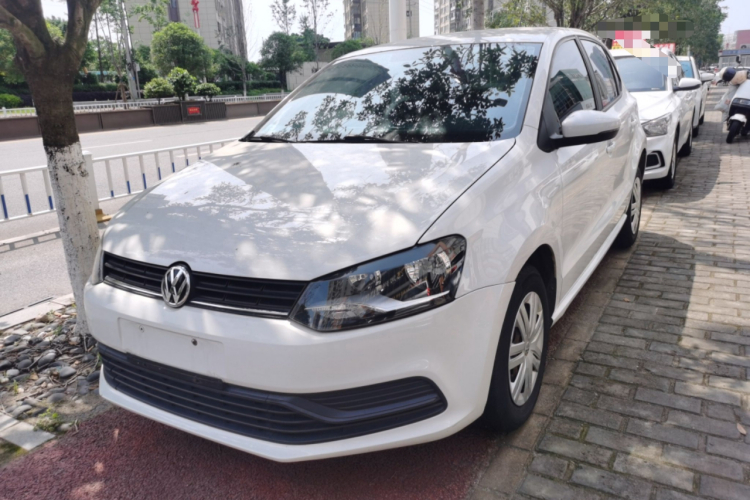 Volkswagen Polo 2018 car image #2