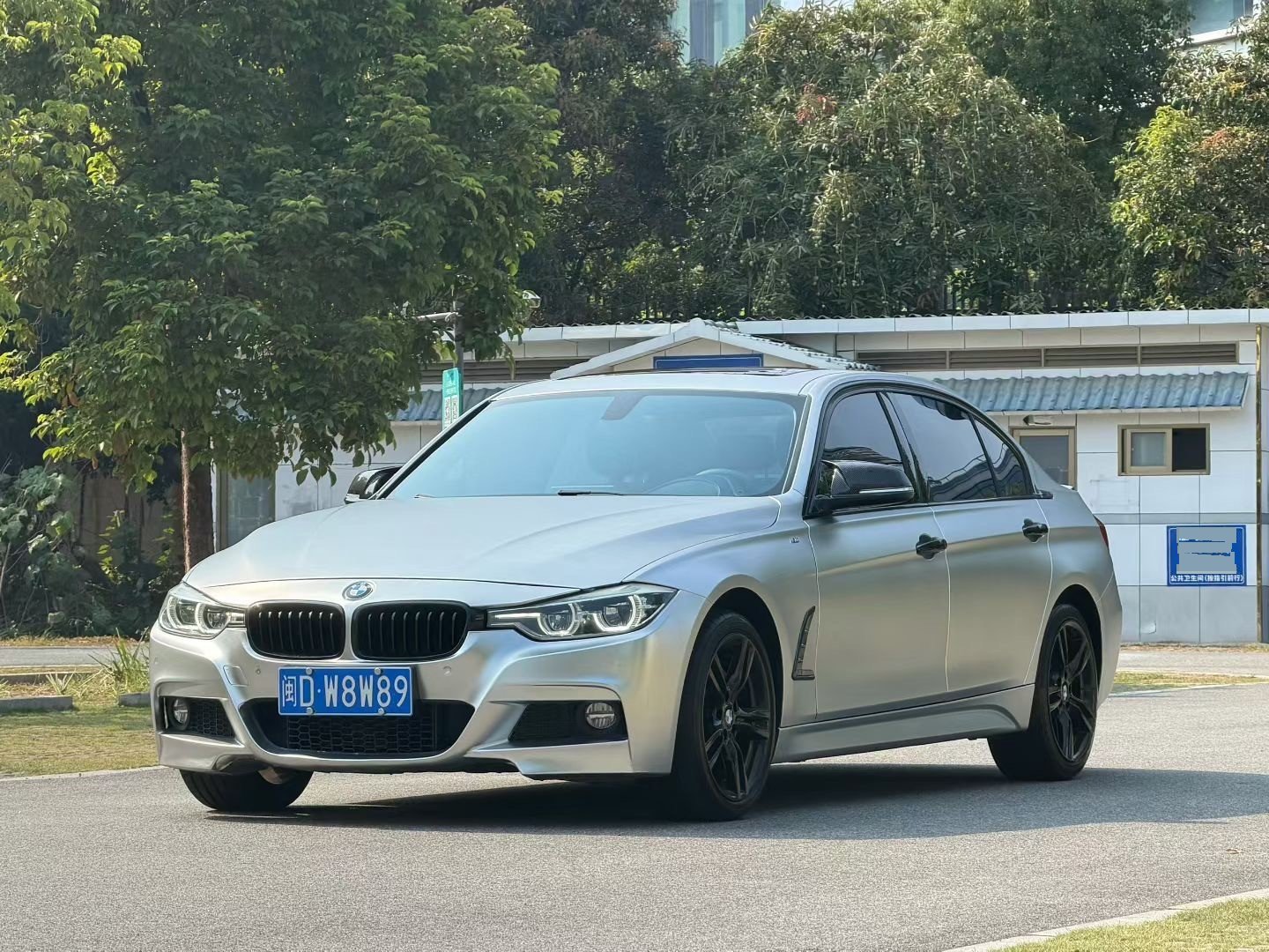 BMW 3 Series 2018 car image 
