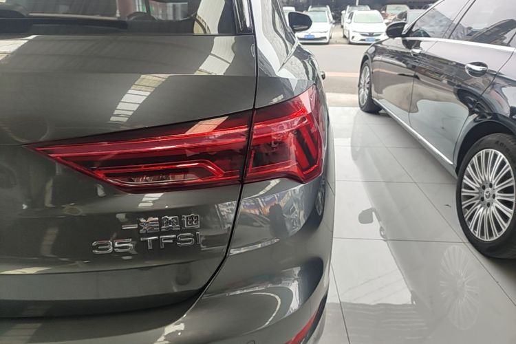 Audi Q3 2021 imagen de coche #8