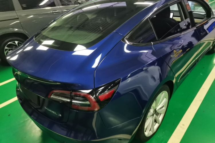 Tesla Model 3 2020 car image #7