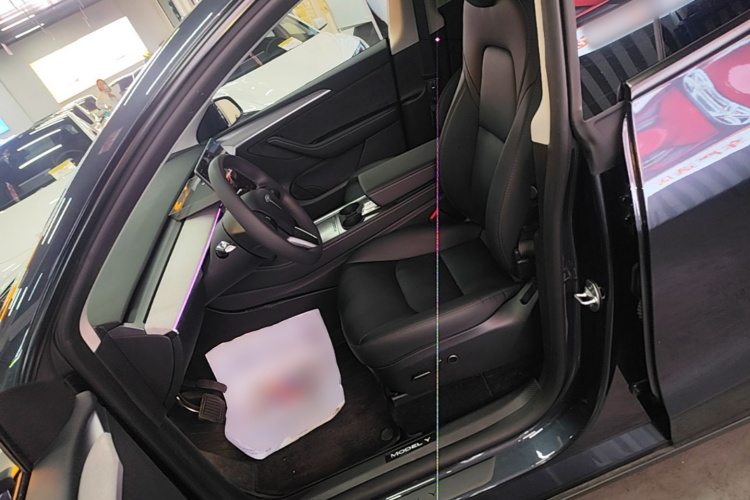 Tesla Model Y 2024 #19 Tesla Model Y 2024 car image #19