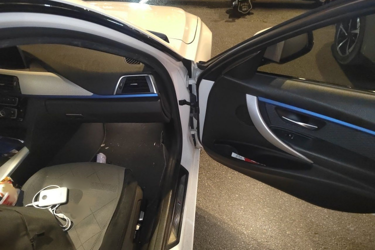 BMW 3 Series 2017 #27 BMW 3 Series 2017 car image #27