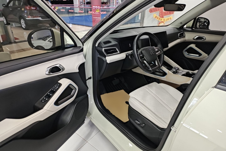 BYD YuanUP 2024 car image #16