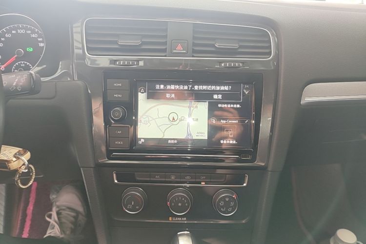 Volkswagen Golf 2020 car image #13