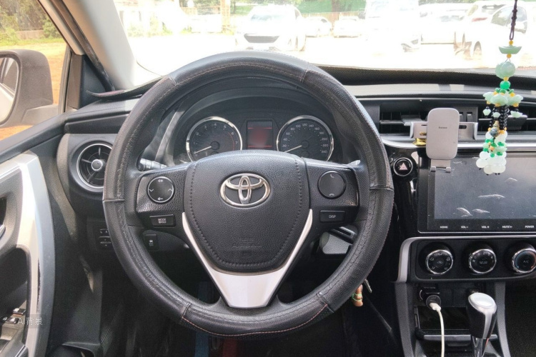 Toyota Corolla 2018 #12 Toyota Corolla 2018 car image #12