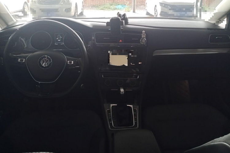 Volkswagen Golf 2020 car image #12