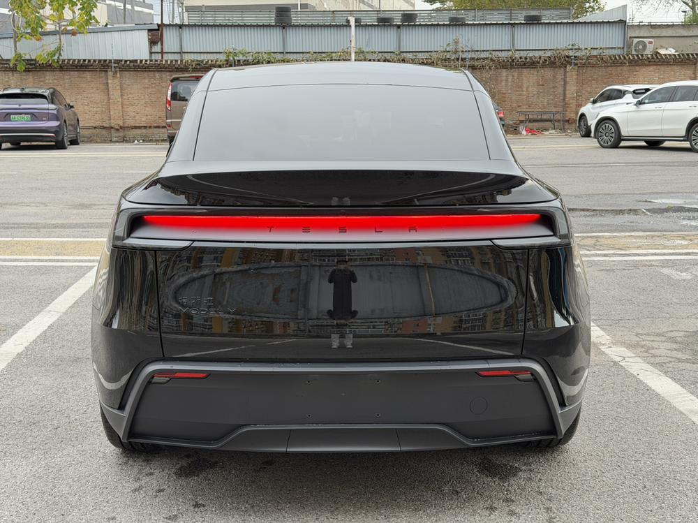 Tesla Model Y 2026 #5 Tesla Model Y 2026 imagen de coche #5
