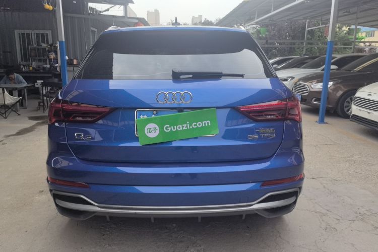 Audi Q3 2021 car image #9