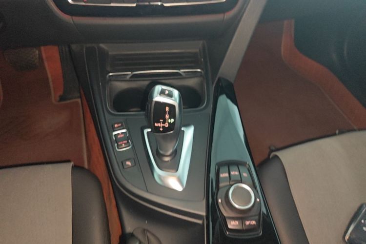 BMW 3 Series 2016 car image #14