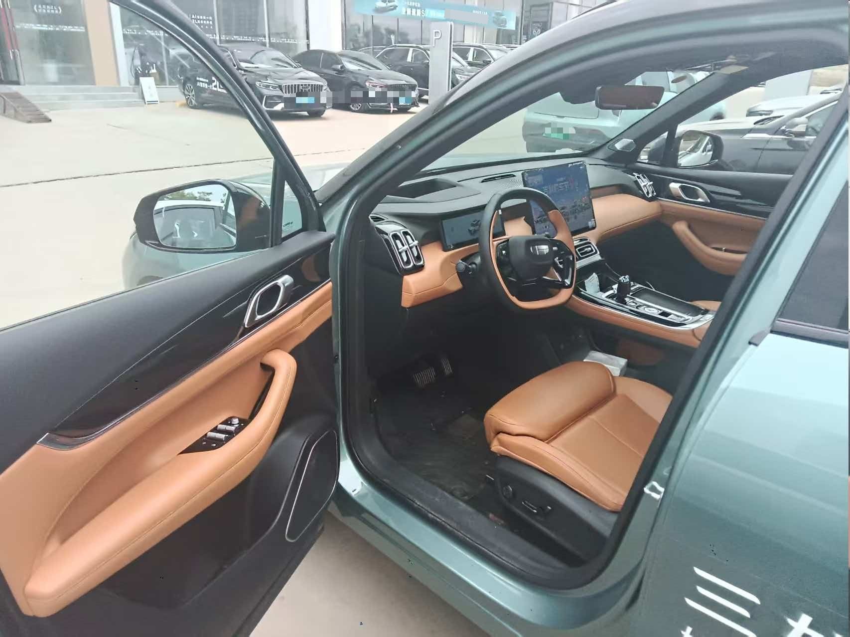 GEELY Boyue L 2025 car image #4