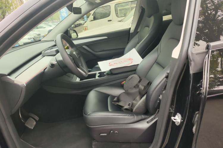 Tesla Model Y 2024 #15 Tesla Model Y 2024 immagine di auto #15