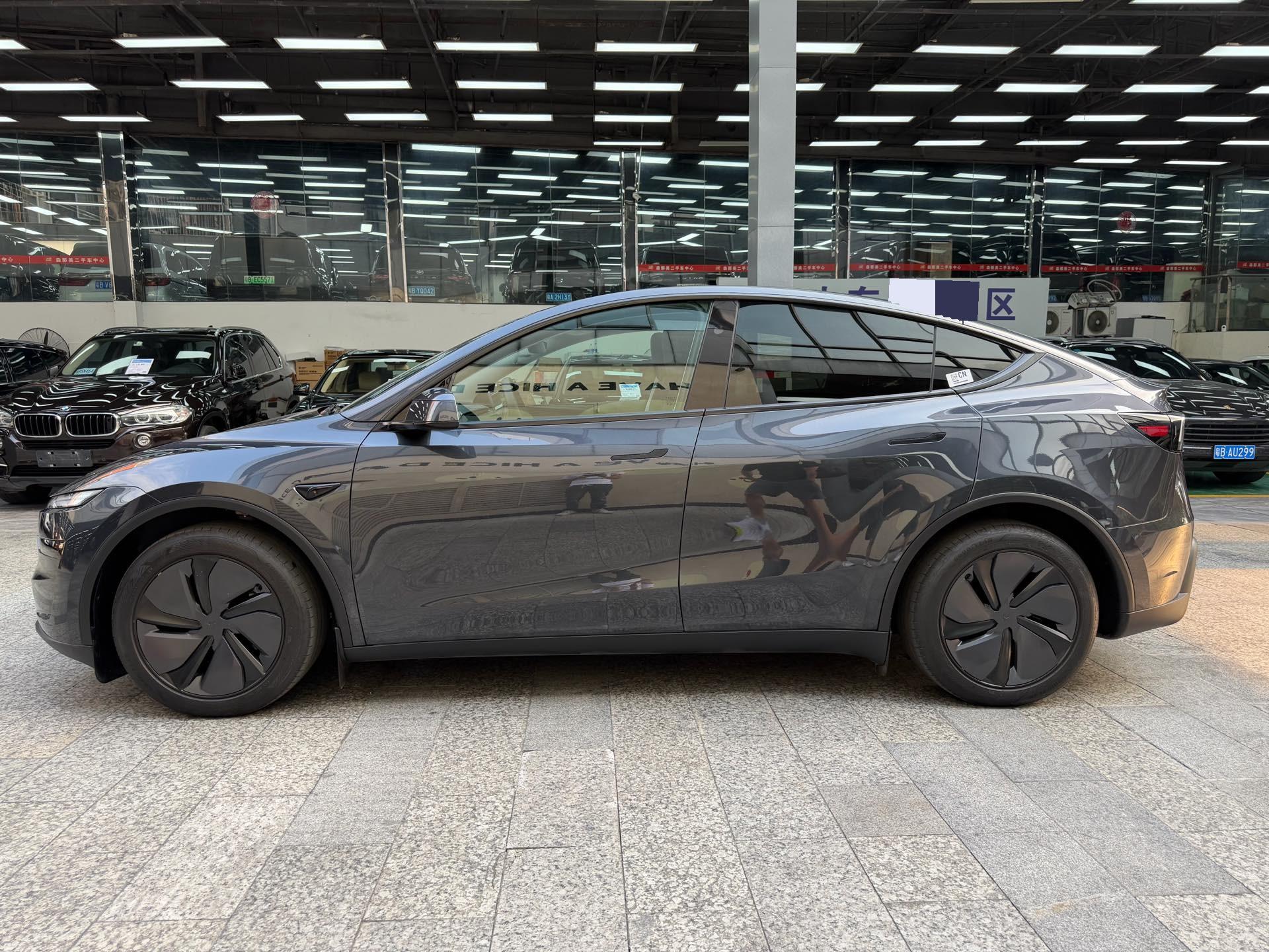 特斯拉 Model Y 2025 汽车图片 #15