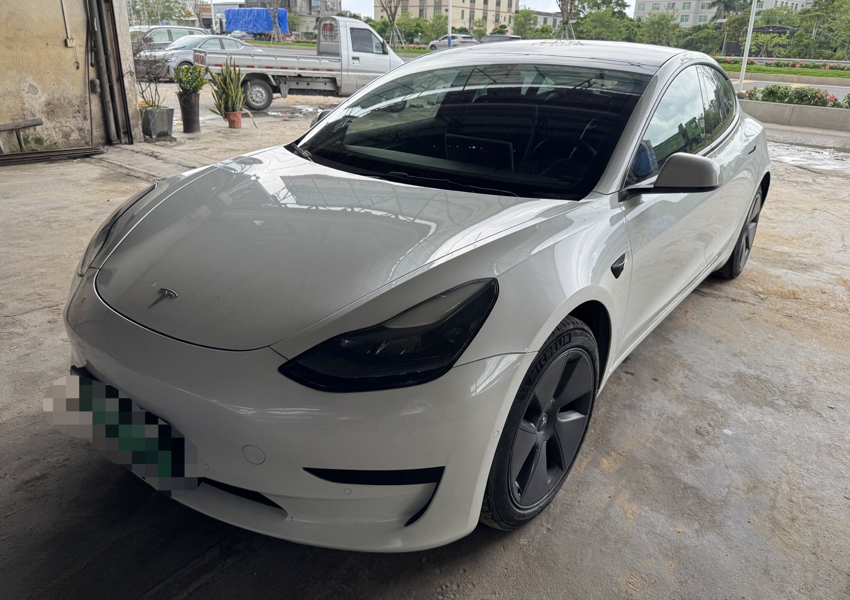 Tesla Model 3 2021 car image 