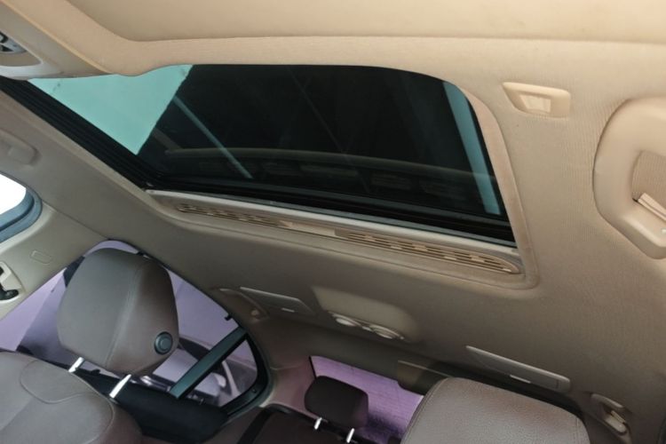 BMW 3 Series 2018 car image #18