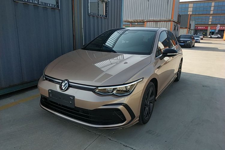 Volkswagen Golf 2022 car image #2
