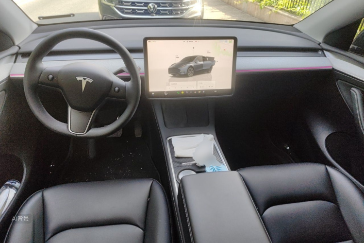 Tesla Model Y 2024 car image #11